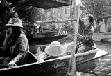 22 Old rower and young passenger, floating market, Thailand_DSC2848