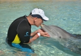 40 Kissing he Dolphin AtlantisPhoto_11