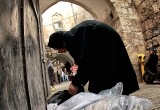 47 Hunchbacked woman in Old Jerusalem_DSC7801
